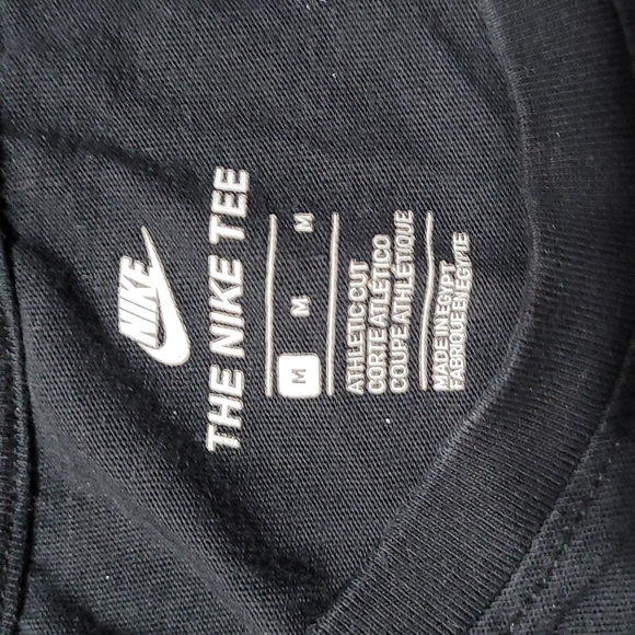 LIL GIRL'S NIKE SHIRT - Picture 3 of 6